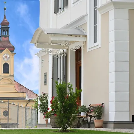 Aparthotel Gloriette - Boutiqueappartements Am Woerthersee 4*